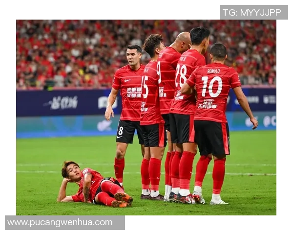 成都香港足球明星队携手展现体育精神共创美好未来 成都香港足球明星队携手展现体育精神共创美好未来