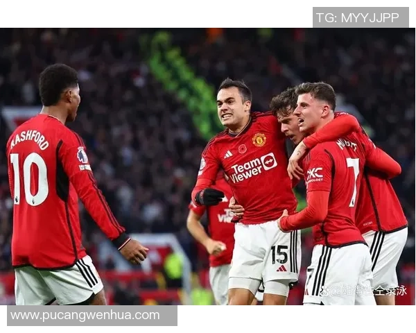 曼联历史上那些令人瞩目的足球明星转会回顾