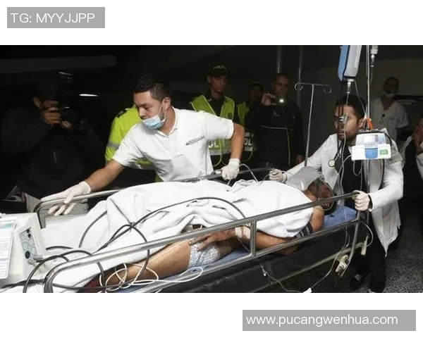 最新足球明星遭遇飞机失事事件引发全球关注与哀悼 最新足球明星遭遇飞机失事事件引发全球关注与哀悼